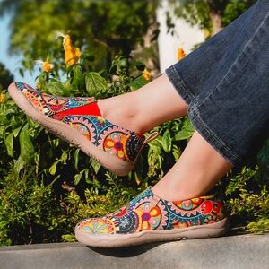 UIN Blossom Toledo, Canvas Colorful Slip-On Shoes, Womens Sz 9
